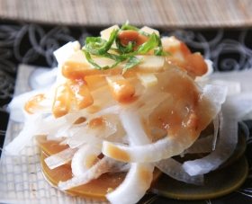 メロンみそ漬と玉ねぎのシャキシャキサラダ